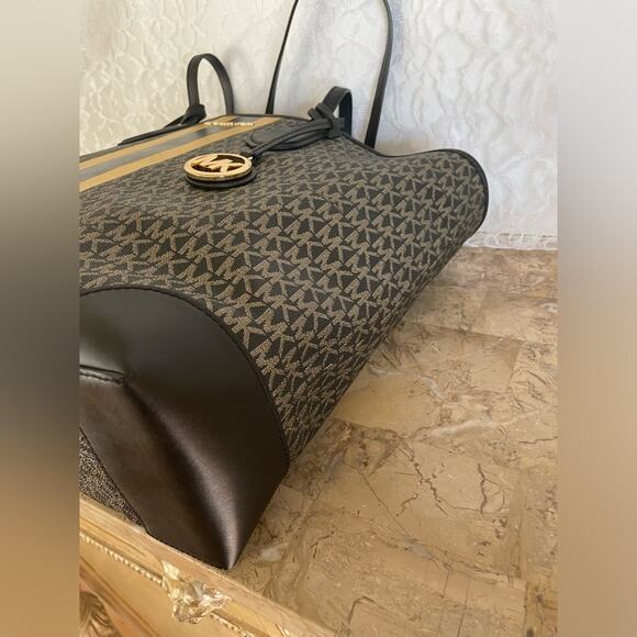 XL MICHAEL KORS black gold crossgrain tote and wristlet - Picture 7 of 9
